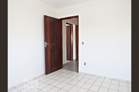 Quarto 2 de casa para alugar com 2 quartos, 100m² em Vila Constança, São Paulo