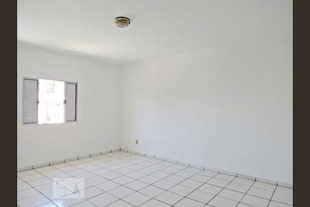 Quarto 1 de casa para alugar com 2 quartos, 100m² em Vila Constança, São Paulo