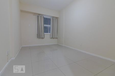 Sala de kitnet/studio para alugar com 1 quarto, 25m² em Copacabana, Rio de Janeiro