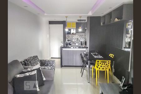 Sala de apartamento à venda com 2 quartos, 46m² em Taboão, São Paulo