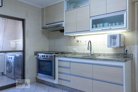 Cozinha de apartamento para alugar com 4 quartos, 130m² em Vila Santo Estefano, São Paulo