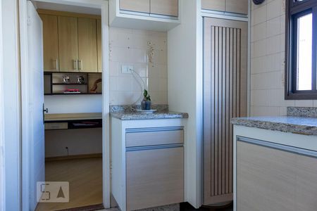 Lavanderia de apartamento para alugar com 4 quartos, 130m² em Vila Santo Estefano, São Paulo