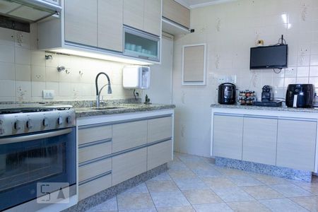 Cozinha de apartamento à venda com 4 quartos, 130m² em Vila Santo Estefano, São Paulo