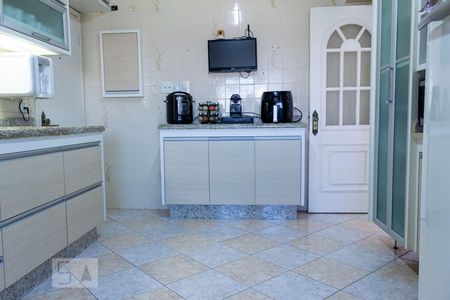 Cozinha de apartamento para alugar com 4 quartos, 130m² em Vila Santo Estefano, São Paulo