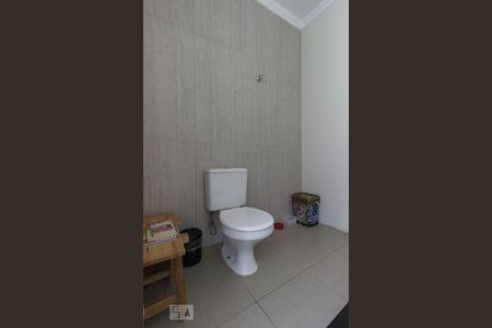 Banheiro de casa à venda com 3 quartos, 200m² em Vila Isolina Mazzei, São Paulo