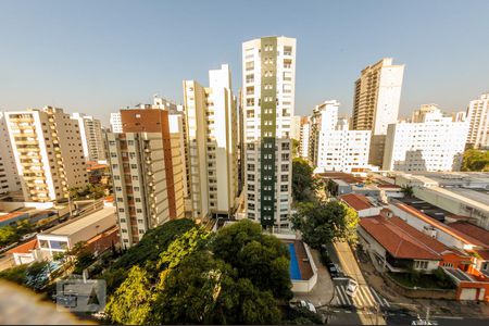 Vista da Sala de apartamento à venda com 4 quartos, 144m² em Cambuí, Campinas