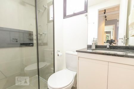Banheiro de apartamento para alugar com 1 quarto, 30m² em Bom Retiro, São Paulo