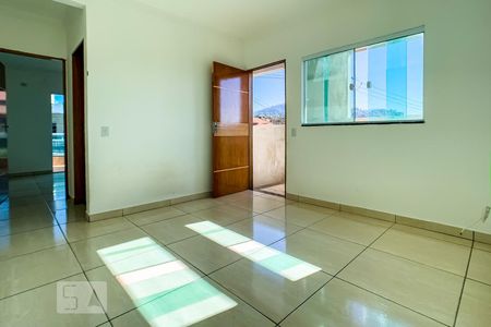 Casa à venda com 70m², 2 quartos e sem vagaSala