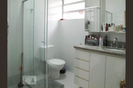 Banheiro de apartamento à venda com 2 quartos, 111m² em Higienópolis, São Paulo