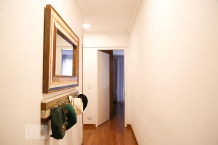 Corredor de apartamento à venda com 3 quartos, 178m² em Vila Clementino, São Paulo
