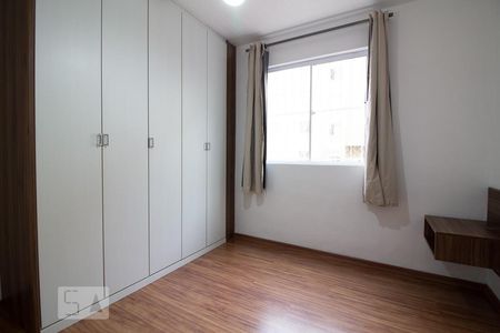 Dormitório de apartamento à venda com 2 quartos, 46m² em Glória, Porto Alegre