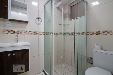 Banheiro de apartamento à venda com 2 quartos, 46m² em Glória, Porto Alegre