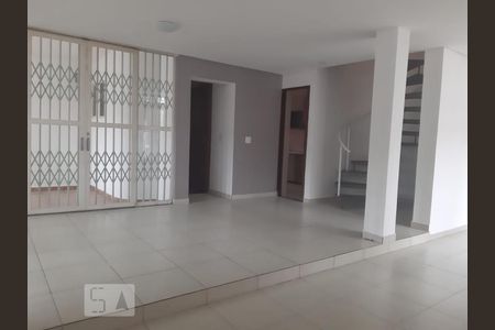 Sala de casa à venda com 4 quartos, 250m² em Socorro, São Paulo