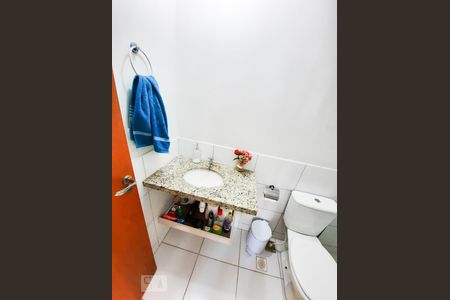 Banheiro  de apartamento para alugar com 2 quartos, 54m² em Parque Oeste Industrial, Goiânia