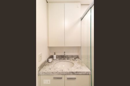 Banheiro de kitnet/studio para alugar com 1 quarto, 35m² em Jardim Paulista, São Paulo