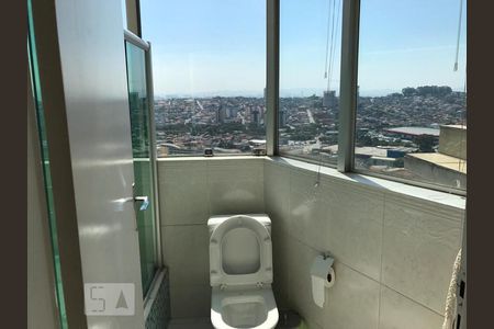 Banheiro de apartamento à venda com 2 quartos, 133m² em Vila Granada, São Paulo