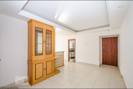 Apartamento à venda com 100m², 3 quartos e 2 vagasSala