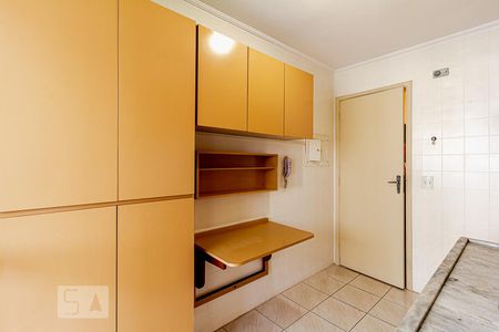 Cozinha de apartamento para alugar com 2 quartos, 60m² em Vila Uberabinha, São Paulo