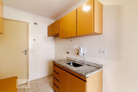 Cozinha de apartamento para alugar com 2 quartos, 60m² em Vila Uberabinha, São Paulo