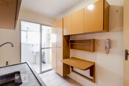 Cozinha de apartamento para alugar com 2 quartos, 60m² em Vila Uberabinha, São Paulo