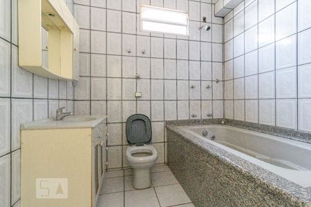 Banheiro da Suíte 1 de casa à venda com 4 quartos, 438m² em Vila Pereira Cerca, São Paulo