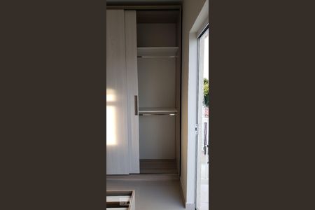 Closet de kitnet/studio para alugar com 1 quarto, 30m² em Prado Velho, Curitiba