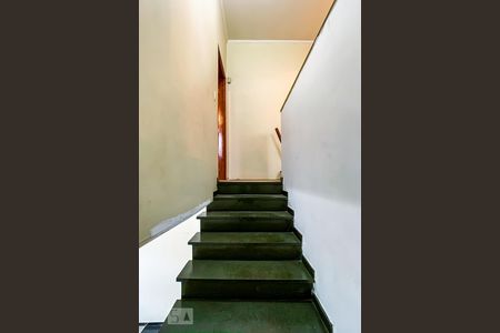 Escada de casa à venda com 3 quartos, 160m² em Jardim Baruch, Guarulhos