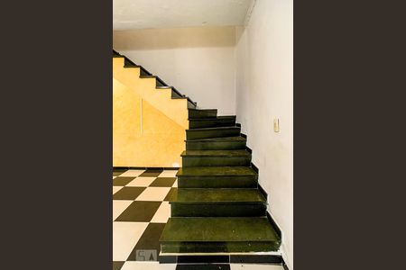 Escada de casa à venda com 3 quartos, 160m² em Jardim Baruch, Guarulhos