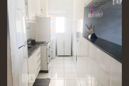 Cozinha de apartamento à venda com 2 quartos, 49m² em São Pedro, Osasco