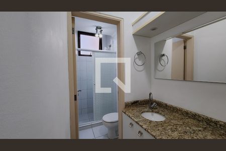 Banheiro de apartamento para alugar com 2 quartos, 58m² em Jardim Santa Teresa, Jundiaí