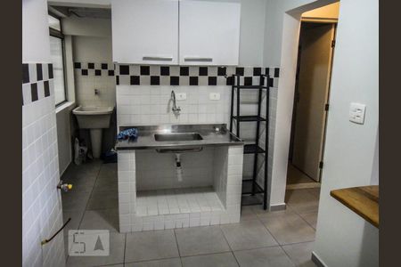 Cozinha de apartamento para alugar com 1 quarto, 48m² em Perdizes, São Paulo