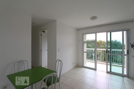 Detalhe Sala de apartamento para alugar com 2 quartos, 60m² em Jacarepaguá, Rio de Janeiro