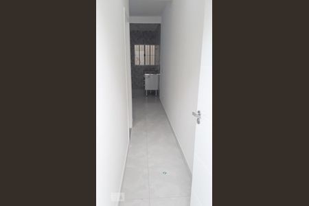 Entrada de casa para alugar com 1 quarto, 30m² em Vila São Vicente, São Paulo