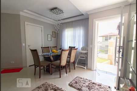 Sala de casa para alugar com 3 quartos, 200m² em Novo Mundo, Curitiba