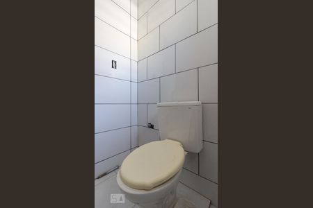 Banheiro de casa à venda com 2 quartos, 80m² em Vila Cavaton, São Paulo