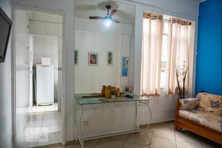 Sala de apartamento para alugar com 1 quarto, 45m² em Copacabana, Rio de Janeiro