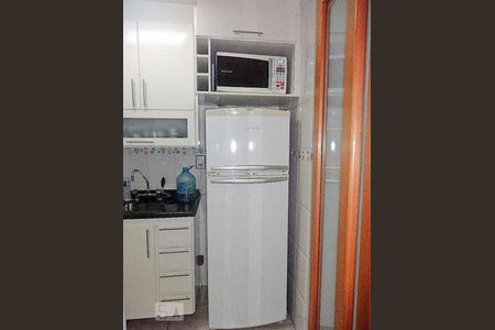 Cozinha de apartamento para alugar com 2 quartos, 57m² em São Domingos, São Paulo