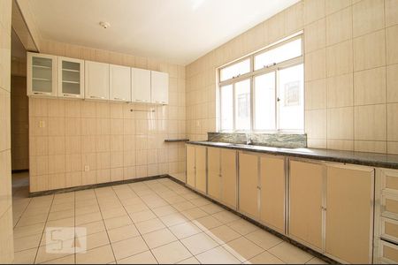 Cozinha de apartamento para alugar com 3 quartos, 90m² em Serrano, Belo Horizonte