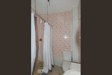 Banheiro de apartamento para alugar com 2 quartos, 63m² em Centro Histórico, Porto Alegre