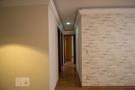 Corredor de apartamento para alugar com 3 quartos, 74m² em Recreio dos Bandeirantes, Rio de Janeiro