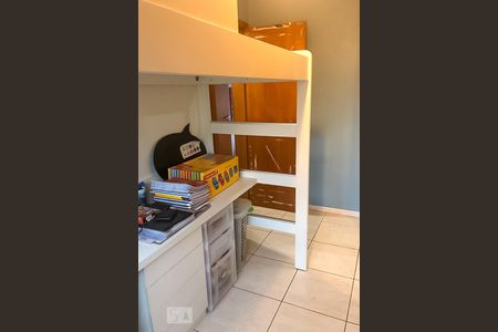 Quarto 2 de casa à venda com 3 quartos, 180m² em Tristeza, Porto Alegre