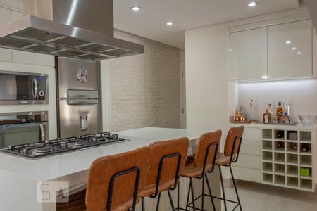 Cozinha de apartamento para alugar com 3 quartos, 136m² em Vila Progredior, São Paulo