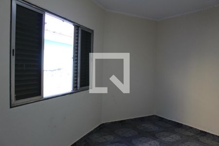 Quarto 1 de casa para alugar com 3 quartos, 250m² em Jardim Ivone, São Paulo