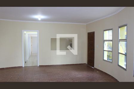 Sala de casa para alugar com 3 quartos, 250m² em Jardim Ivone, São Paulo