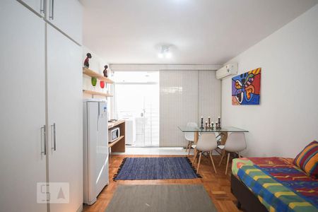 Sala de apartamento para alugar com 1 quarto, 50m² em Paineiras do Morumbi, São Paulo