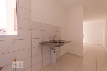 Cozinha de apartamento para alugar com 2 quartos, 42m² em Trevo, Belo Horizonte