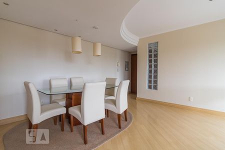 Sala de apartamento à venda com 2 quartos, 84m² em Passo da Areia, Porto Alegre