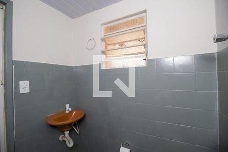 Banheiro de casa para alugar com 1 quarto, 50m² em Santa Tereza, Belo Horizonte