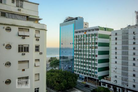 Vista de apartamento à venda com 3 quartos, 105m² em Leme, Rio de Janeiro