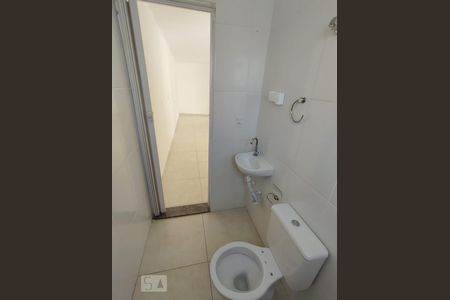 Banheiro de kitnet/studio para alugar com 1 quarto, 22m² em Cidade Nova Heliópolis, São Paulo